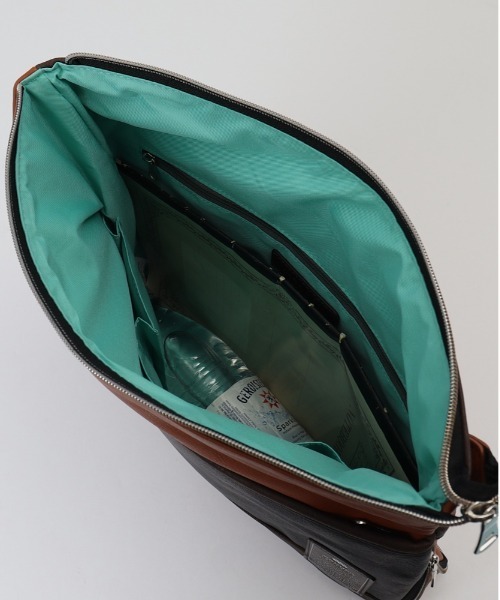 BACKYARD FAMILY（バックヤードファミリー） ショルダーバッグ MADDEN