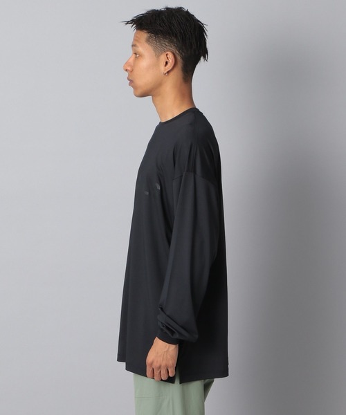 【美品】NUMERALS × UMBRO ロングTシャツ 黒 長袖カットソー 美品】NUMERALS × UMBRO ロングTシャツ 黒 長袖カットソー