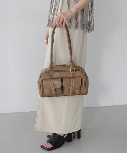 CLEIO ショルダーバッグ バッグ 「CLEIO」ベルテッドスクエア