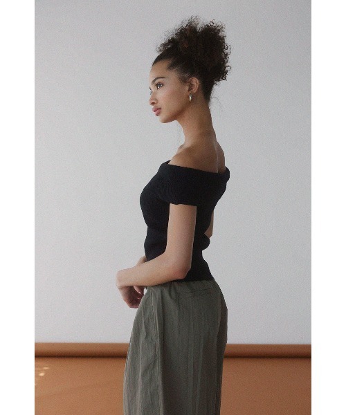ALEXIA STAM（アリシアスタン） tシャツ Off The Shoulder Knit Top