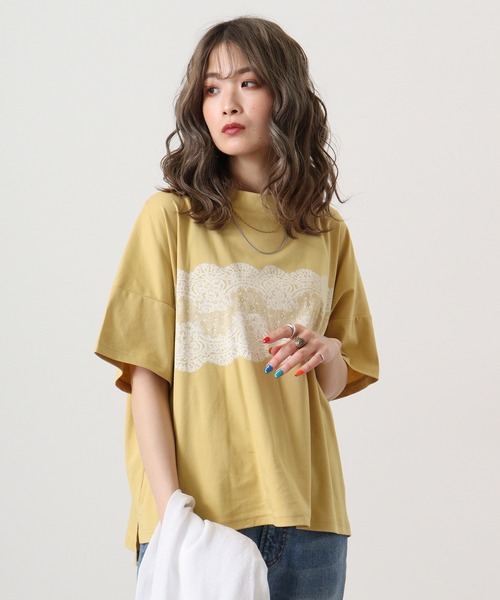 ブローディア BRODIAEA ローズペトール ロゴプリント半袖Tシャツ （キャメル） ブローディア BRODIAEA ローズペトール ロゴプリント半袖Tシャツ