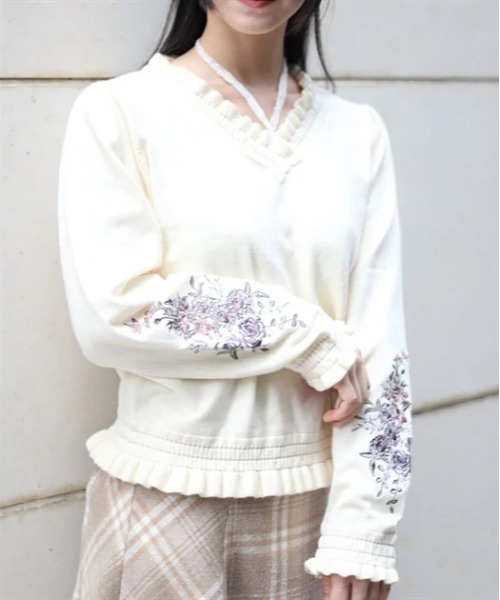 Axes…自己紹介ご確認ください　 axes femme ニット セーター フラワー刺繍袖Vネックニット