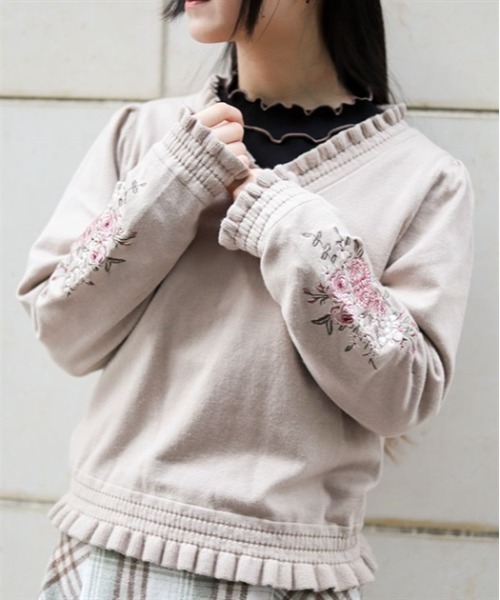 Axes…自己紹介ご確認ください　 axes femme ニット セーター フラワー刺繍袖Vネックニット
