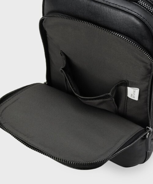 ①COACH ブラック ボディバッグ②TAKEO KIKUCHI ウエストポーチ TAKEO KIKUCHI（タケオキクチ） ウエストポーチ 「撥水」ライト