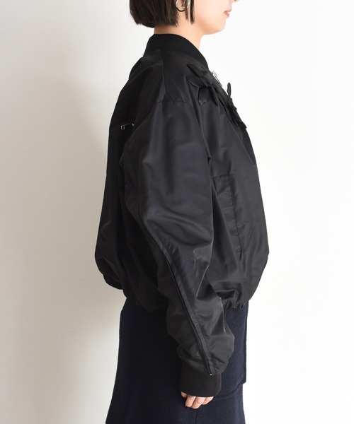 新品　今季　エイミーロウ　フラワーモチーフバルーンブルゾン　ブラック Eimee Law（エイミーロウ） ブルゾン アウター フラワーモチーフ