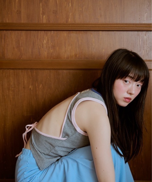 common gull products. タンクトップ ノースリーブ 背の喪失感とリボン