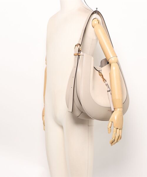 COLE HAAN かごバッグ ベージュ　ほぼ新品 COLE HAAN かごバッグ ベージュ ほぼ新品 収納 かご おしゃれ 大きい