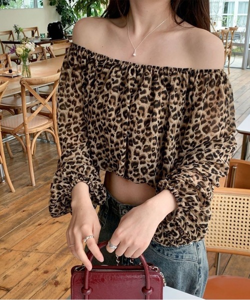 AsheKsha tシャツ ヒョウ柄オフショルダーバブル長袖ショートトップス