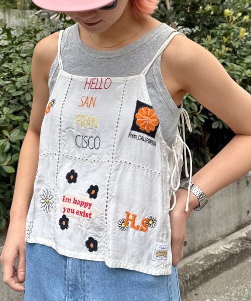 ブラウス シャツ 「HELLO.SANFRANCISCO」indiaオリジナル刺繍サテンキャミ レディース HELLO.SANFRANCISCO ブラウス シャツ 「HELLO.SANFRANCISCO