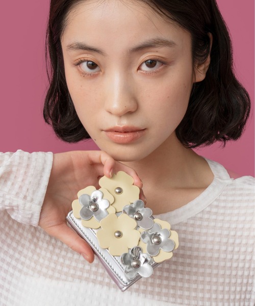 Casselini（キャセリーニ） 財布 フラワーモチーフウォレット