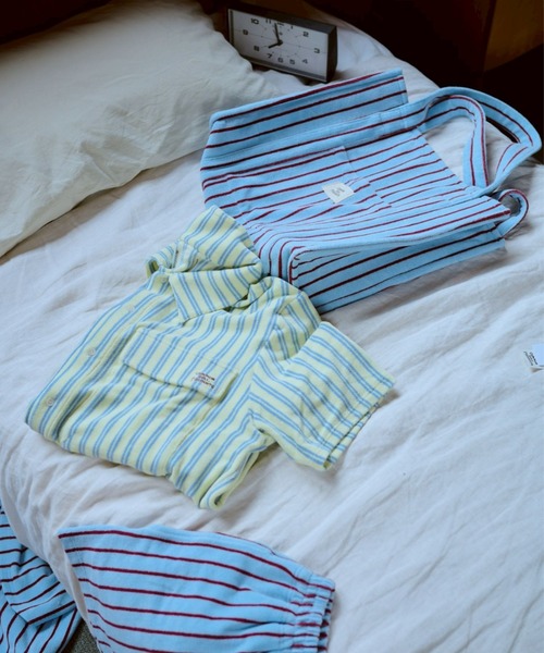 common gull products. トートバッグ 夏の手のひらの上にあるバッグ 