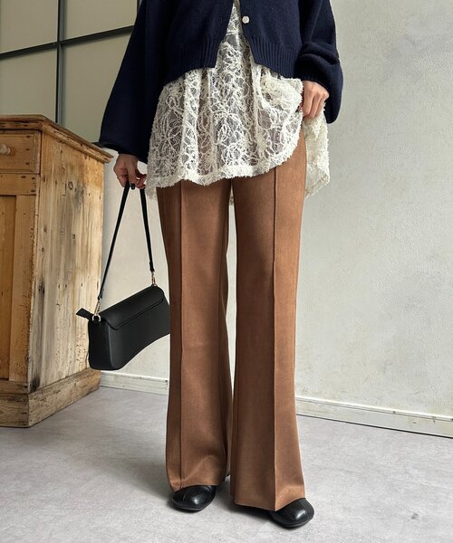 Thevon（ゼヴォン） パンツ Fスエードセミフレアパンツ レディース