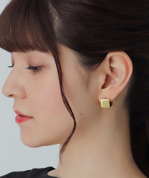 COCOSHNIK（ココシュニック） ピアス シルバー キューブ フックピアス