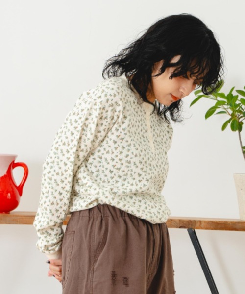 tシャツ 「eLur」フラワープリントBig T レディース eLur（エラー）の「【eLur】フラワープリントBig T（Tシャツ