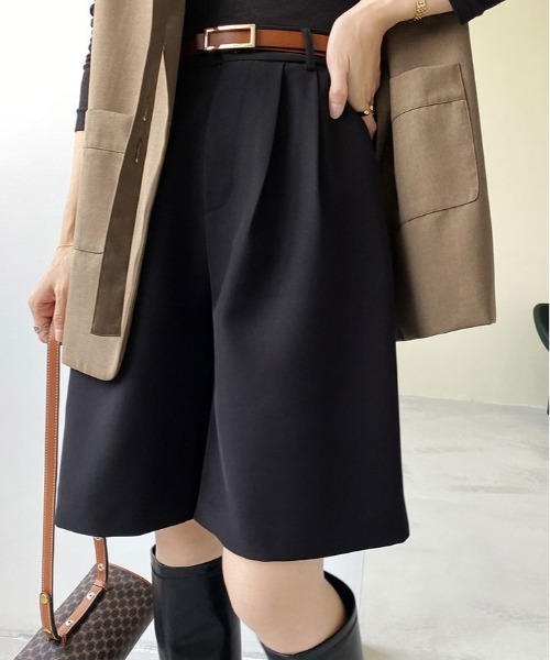 スラックス パンツ ゆるっと上品。大人映えする Aライン ハーフパンツ