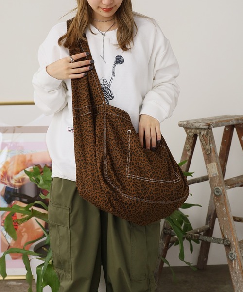 ILEMER 新聞プリント ショルダーバッグ made in standard（メイドインスタンダード） ショルダーバッグ