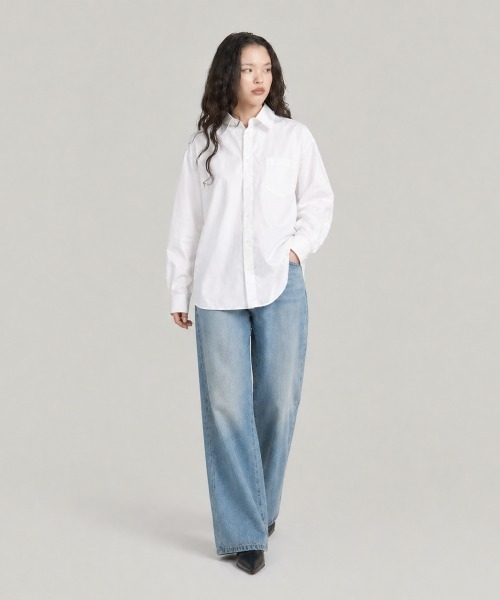 ブラウス シャツ 「NYLON掲載」Bomber Shirt/シャーリングデザインクラシックスタイルリラックスフィットクリーンシャツ レディースの画像