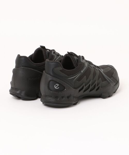 ［美品］ECCO スニーカー　防水　牛革　黒　23.5 ecco（エコー） スニーカー ECCO BIOM AEX レディース 本革 スニーカー