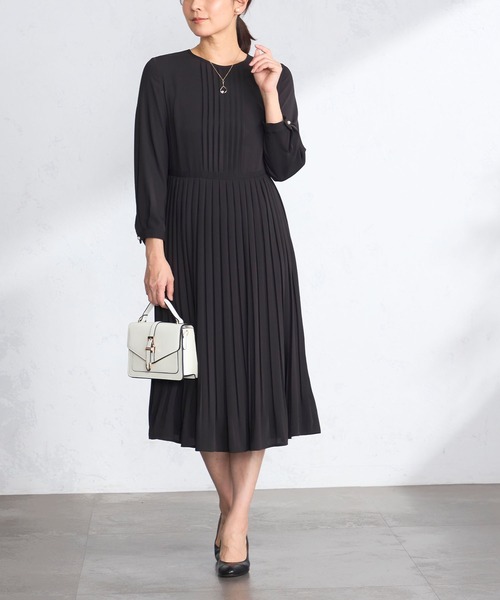 y414185　レディース　BLK M GALLORIA（ギャローリア） ワンピース 前タックプリーツワンピース