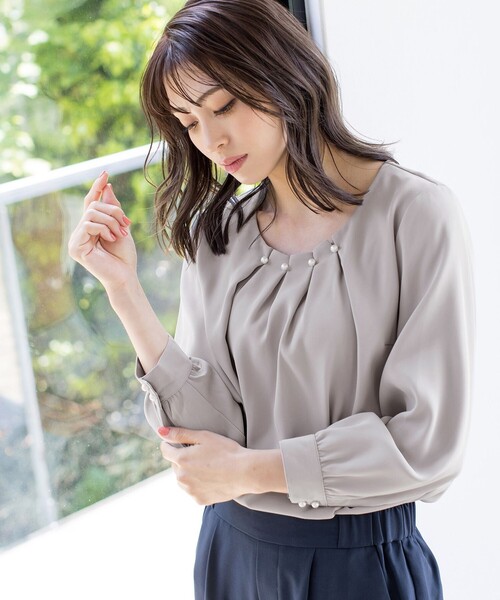ブラウス シャツ 「洗える」大人上品なタックパールブラウス レディース Tiaclasse ブラウス シャツ 「洗える」大人上品なタックパール