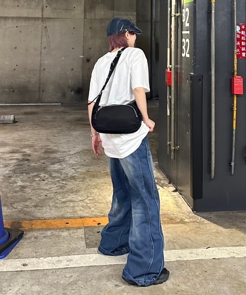 Chikashitsu+（チカシツプラス） tシャツ 「Chikashitsu +」logo