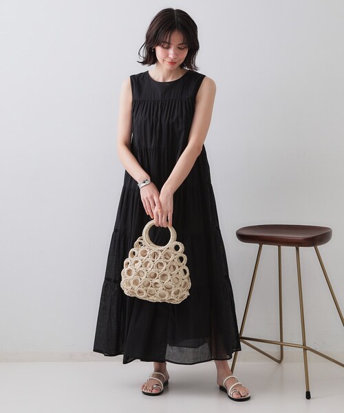 【美品】メッシュデザイン ハンドバッグ quaranciel: ワンハンドル Vカット メッシュ バッグ（A4対応