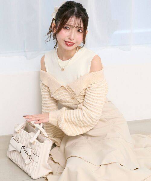 【新品未使用】honono ニットドッキングフェザー ワンピース アイボリー 着用アイテムは honono maternity wear . プロフリンクから 公式サイト