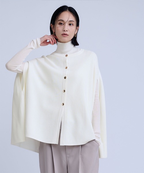 新品未使用　ユナイテッドアローズ　ニットケープ　カーディガン　ホワイト UNITED ARROWS（ユナイテッドアローズ）の「ケープ カーディガン