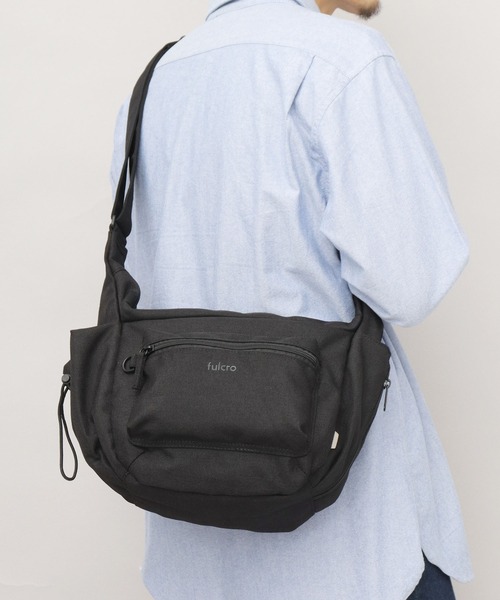 ブラックショルダーバッグ A.M.S. ショルダーバッグ fulcro フルクロ 撥水 6ポケット