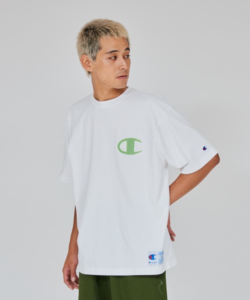 102085821