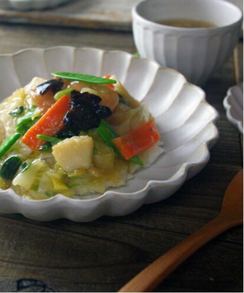 食器 「益子焼」メイン料理を盛り付けるのにおすすめの花をモチーフにしたデザインの深皿 L(21cm) 電子レンジ・食洗器対応 | MILLION CARATS | 03