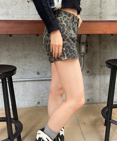Roger&Raw パンツ ヒョウ柄ショートパンツ レディース