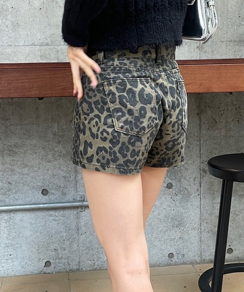 Roger&Raw パンツ ヒョウ柄ショートパンツ レディース