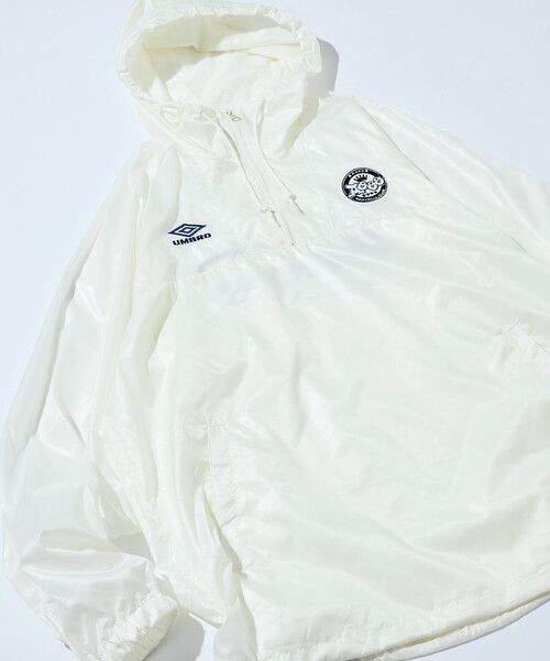アンブロアノラックパーカー白厚手生地メンズ3XLサイズ刺繍ロゴ　7211 umbro（アンブロ） ブルゾン アウター × Aooo アノラックパーカー