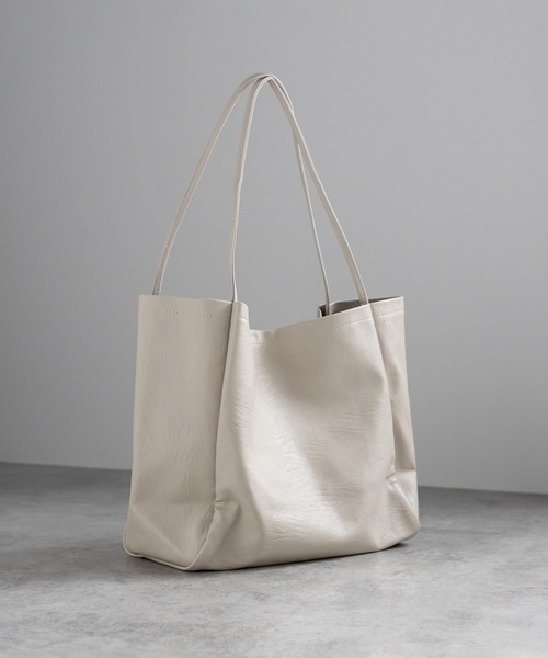 バッグ me M bag in crocodile-effect leather