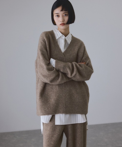 ADAM ET ROPE アダムエロペ YAK100%ブラウンVネックニット ADAM ET ROPE'（アダムエロペ） ニット セーター LINEAPIU ヤクMIX V