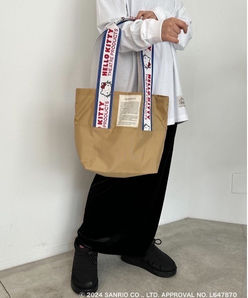 某メーカー THEATRE PRODUCTS トートバッグ 「THEATREPRODUCTS×サンリオ バッグ