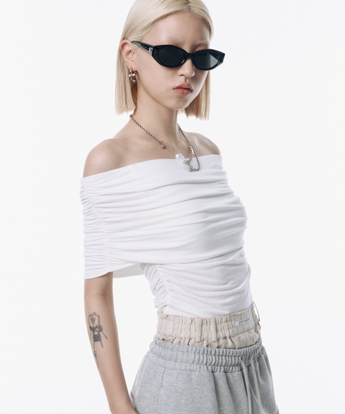 JOSE MOON(ジョゼムーン) tシャツ GATHER OFF SHOULDER TOPS JOSE MOON(ジョゼムーン) tシャツ GATHER OFF SHOULDER TOPS