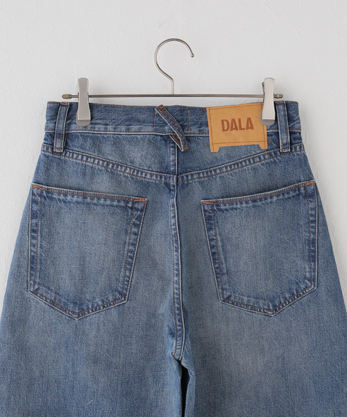 ジーンズ デニム デニムパンツ 「DALA / ダラ」 LIDO ANKLE JEAN W/SEAM BEIGE PATCH レディースの画像