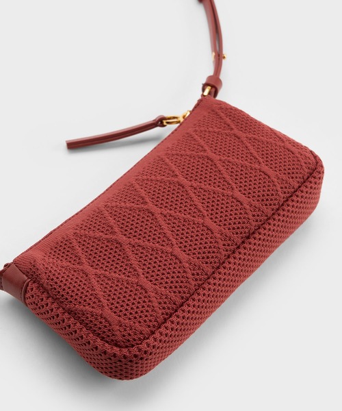 ⭐️美品⭐️ CHARLES & KEITH ショルダーバッグ　ポーチ付 CHARLES & KEITH（チャールズ & キース）の「Kalinda カリンダ