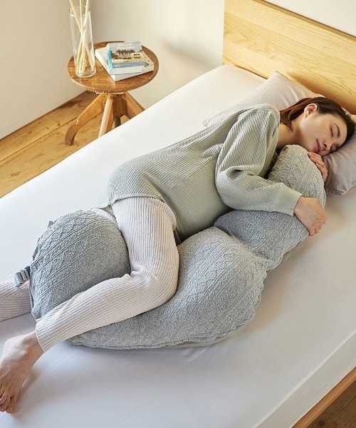 　美品✨持ち運びできる授乳クッション　10mois 10mois（ディモワ） 授乳クッション ママ＆ベビー 授乳枕 洗える 日本