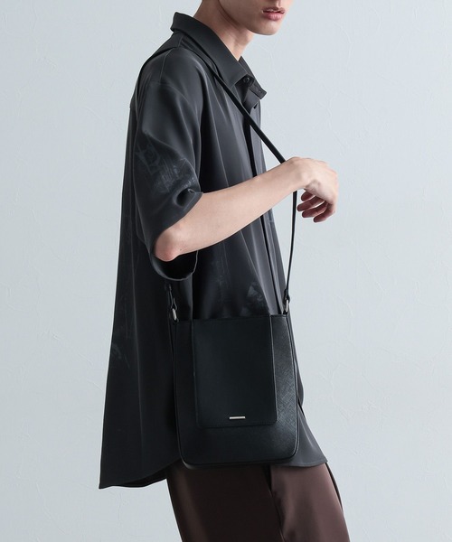 HARE ショルダーバッグ ブラック HARE ショルダーバッグ 3DショルダーBAG(HARE) メンズ