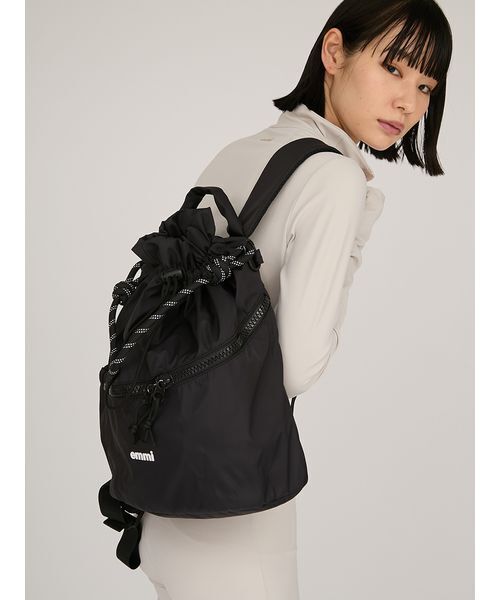 美品emmi リュック　バックパック　レディース emmi デイバック リュック 「限定カラー」撥水 emmiロゴマルチ