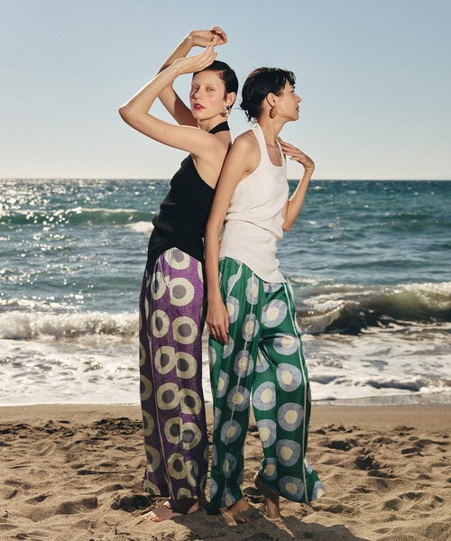 OMMO（オーエムエムオー） パンツ RELAX AIRLY PANTS レディース