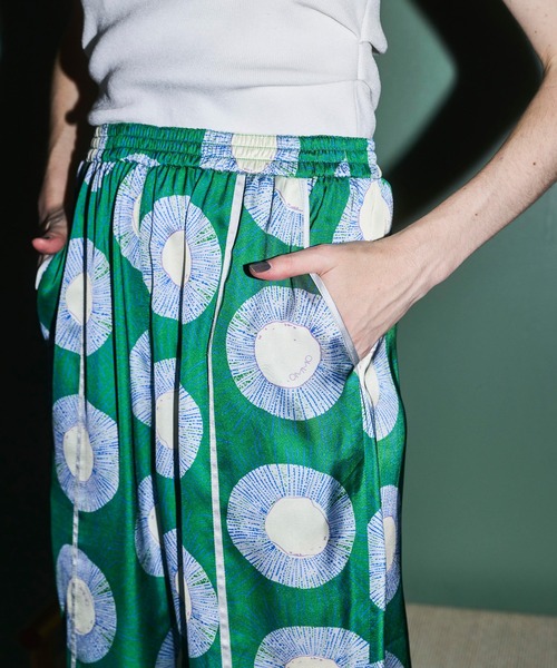 OMMO（オーエムエムオー） パンツ RELAX AIRLY PANTS レディース