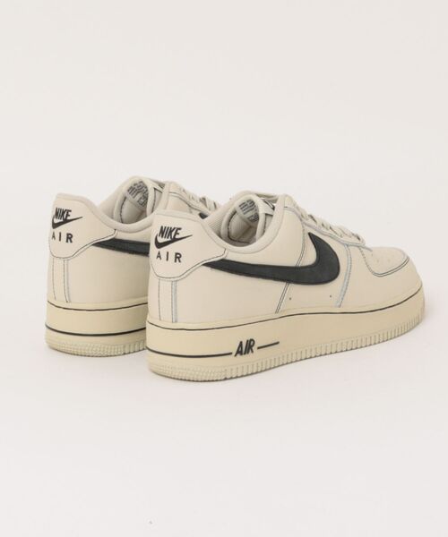 スニーカー 「NIKE」Air Force 1 '07 LV8 / ナイキ エア フォース 1 '07 LV8 HQ2037-200 メンズの画像