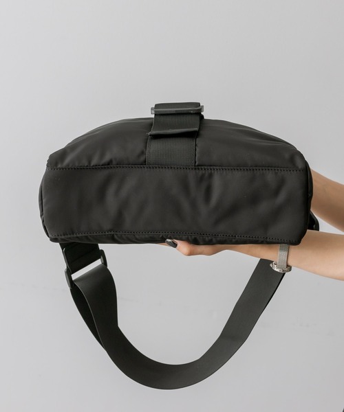 ショルダーバッグ バッグ 《撥水》バックルショルダーバッグ 撥水 ear
