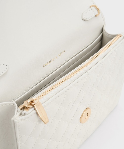 CHARLES & KEITH Duo シルバー キルティング パーティーバッグ CHARLES ＆ KEITH クラッチバッグ パーティーバッグ Duo ドゥオ