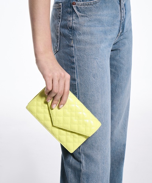 CHARLES & KEITH Duo シルバー キルティング パーティーバッグ CHARLES ＆ KEITH クラッチバッグ パーティーバッグ Duo ドゥオ