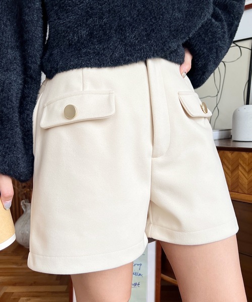 moment+ パンツ 微起毛ウールライク金ボタンフラップショートパンツ